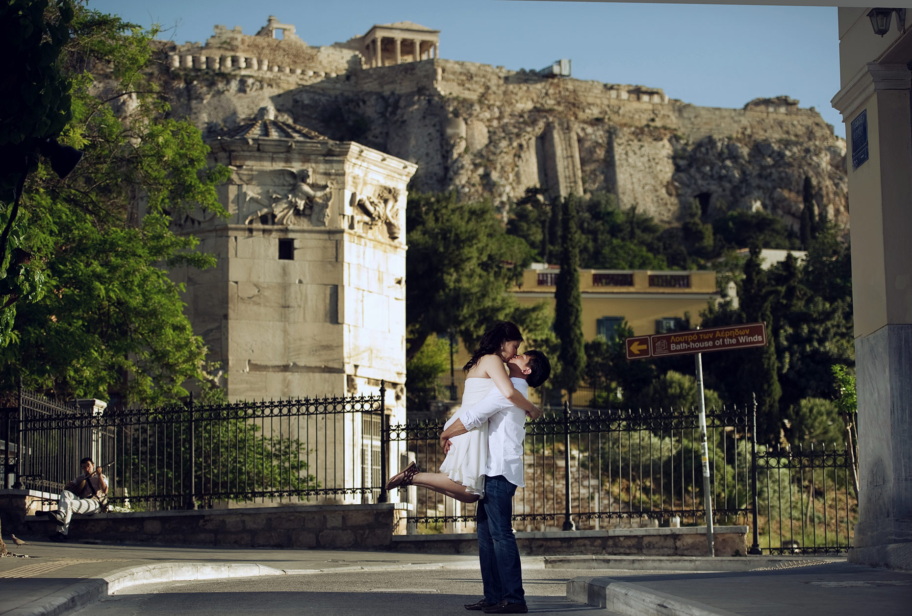 couple photoshoot in Acropolis and parthenon in athens 