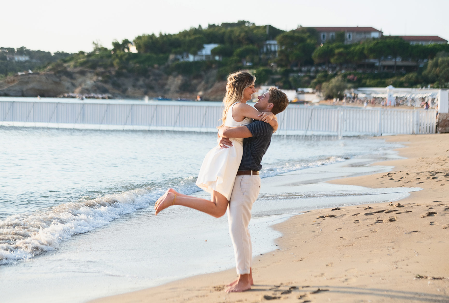 beach couple session in Athens