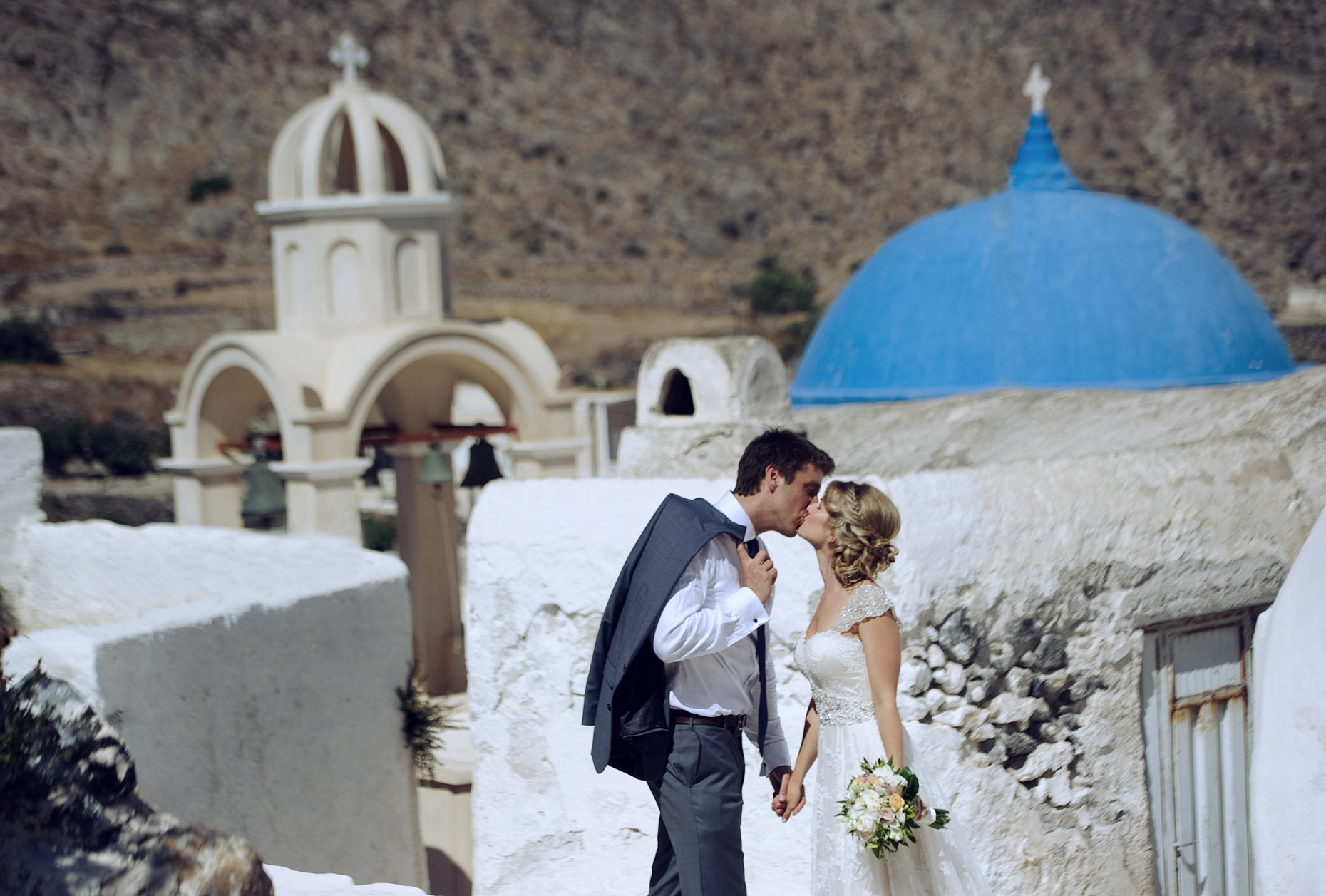 wedding photo shoot in santorini | bride and groom santorini