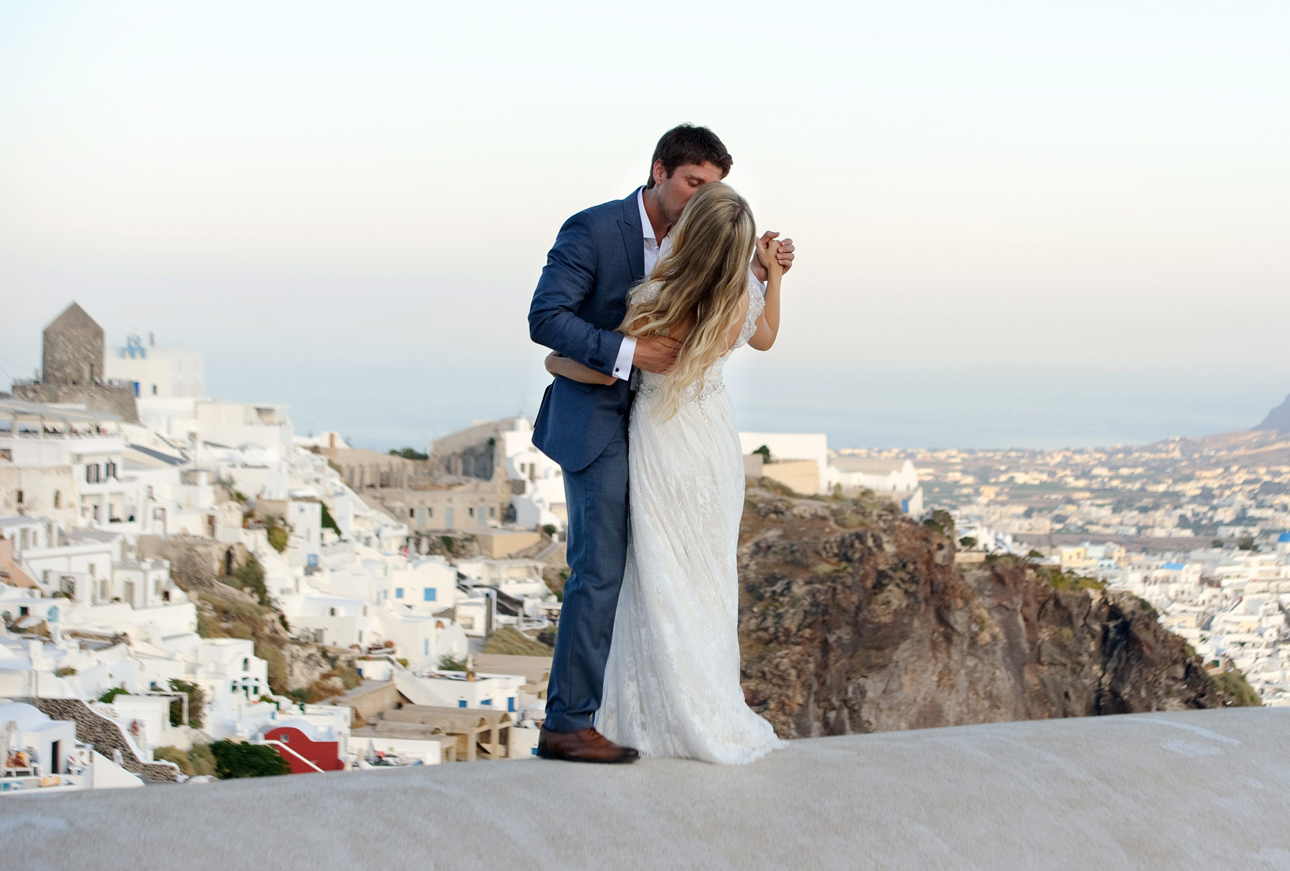 couple photoshoot in santorini | wedding shoot Santorini