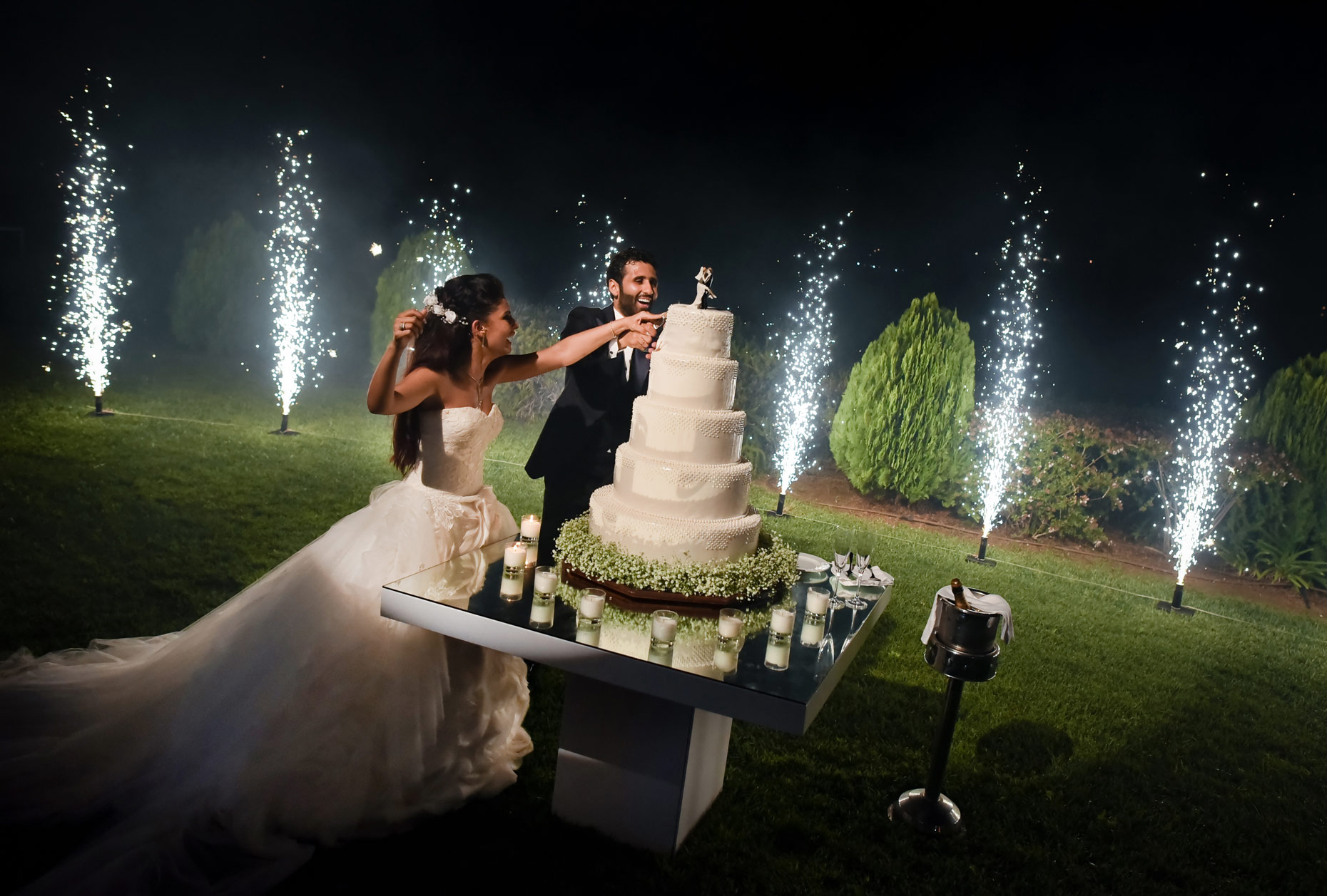 cut the cake at wedding in Athens riviera
