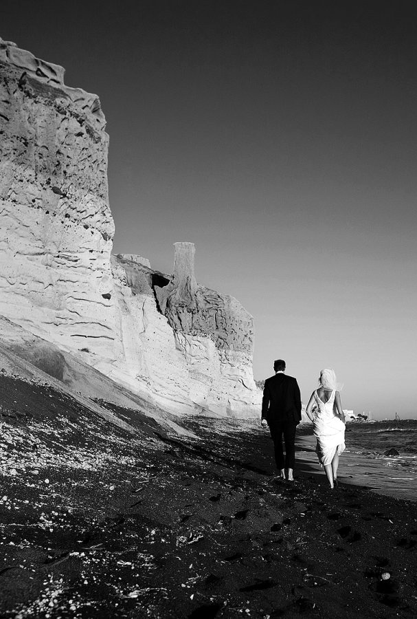 santorini wedding photographer | Vlyhada beach wedding photo