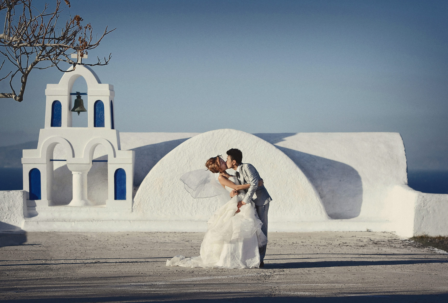 couple shoot in Oia Santorini | φωτογραφος Σαντορινη